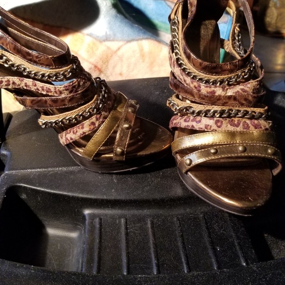 Shoes - Picture 2 of 2